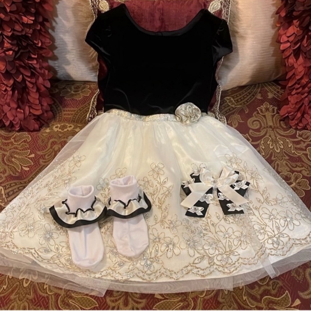 Jona Michelle kids dress size 8 & socks and bow no size tag price is firm